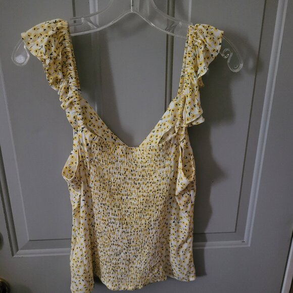 NWT's H & M Yellow Floral Sleeveless Top with Ruffles Misses Medium - Picture 3 of 4